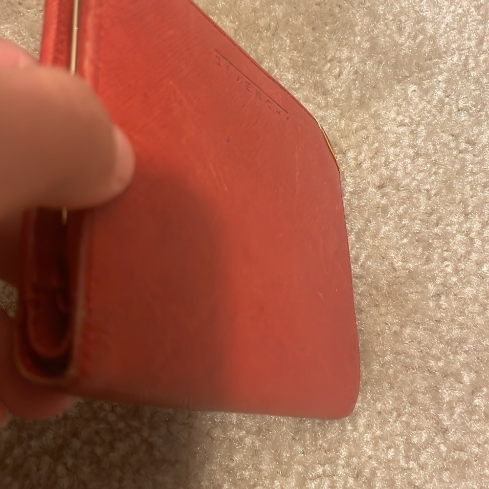 RED GIVENCHY KISS LOCK WALLET - Picture 7 of 16